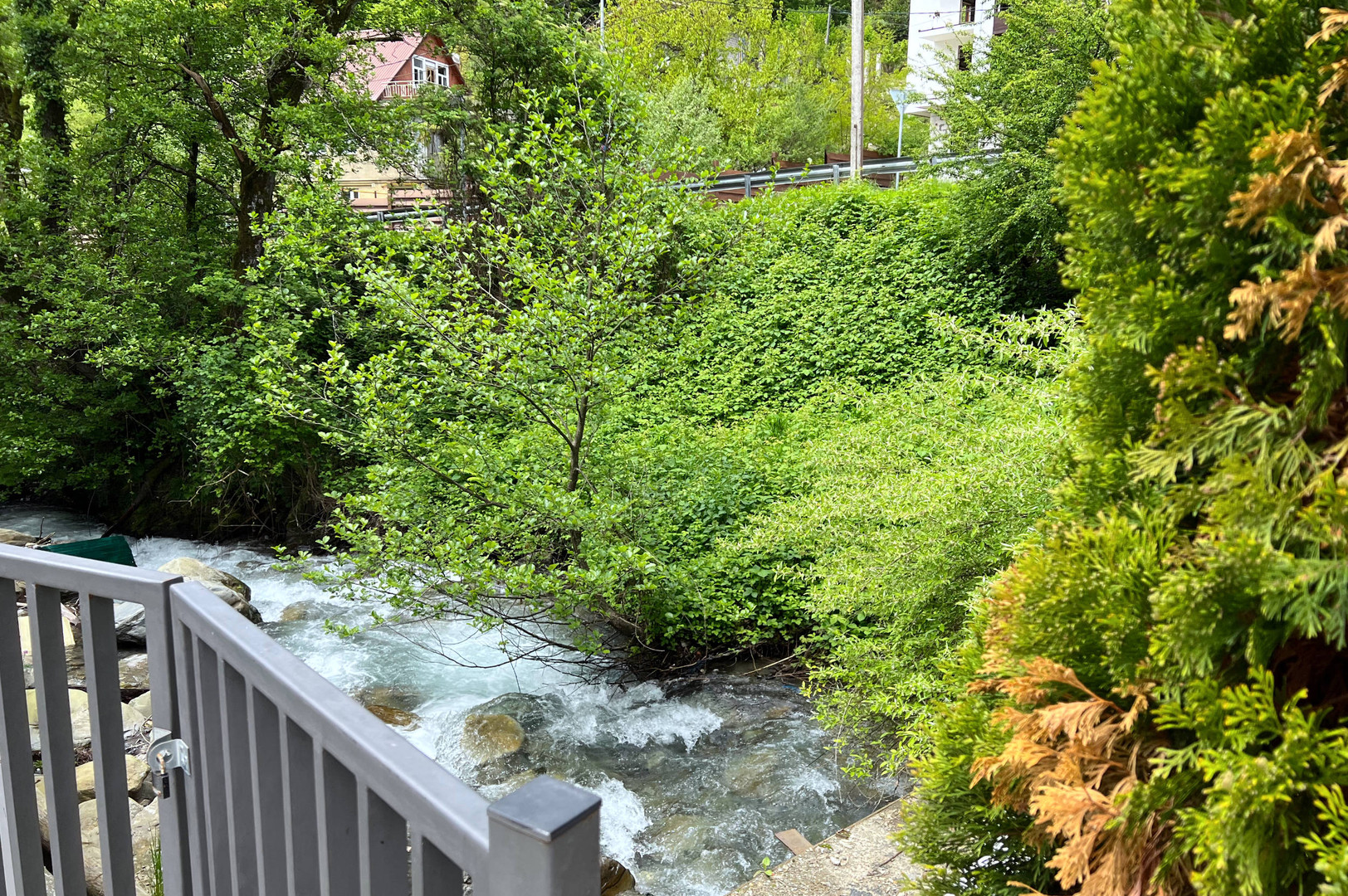 Шум горной реки